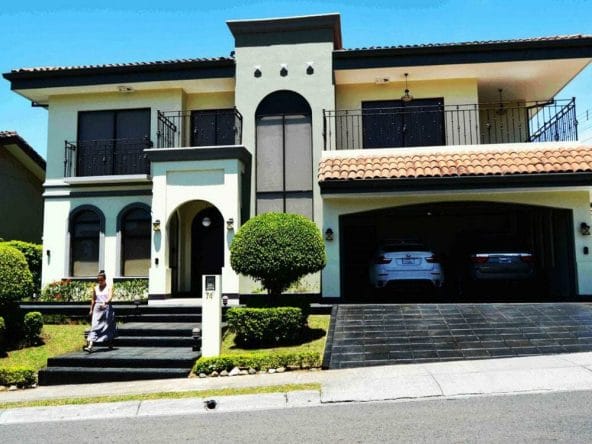 Casa en venta La Guacima Alajuela