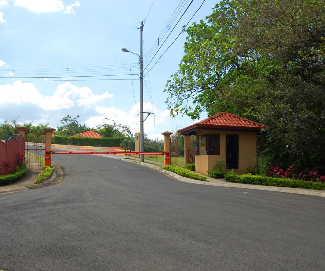 Terrenos en venta en condominio Veredas del Arroyo en La Guacima