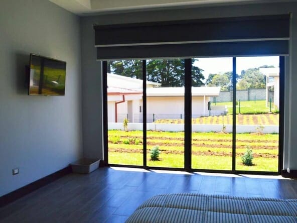 3 bedroom house for sale in condominium located in San Rafael de Heredia.