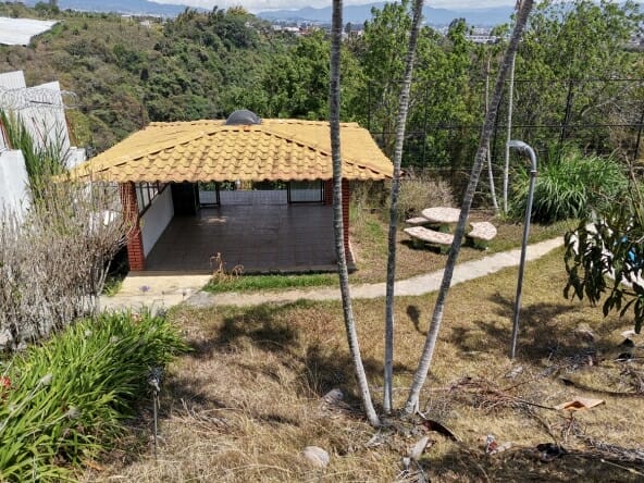 House for sale in Santo Domingo de Heredia. Bank foreclosed property.