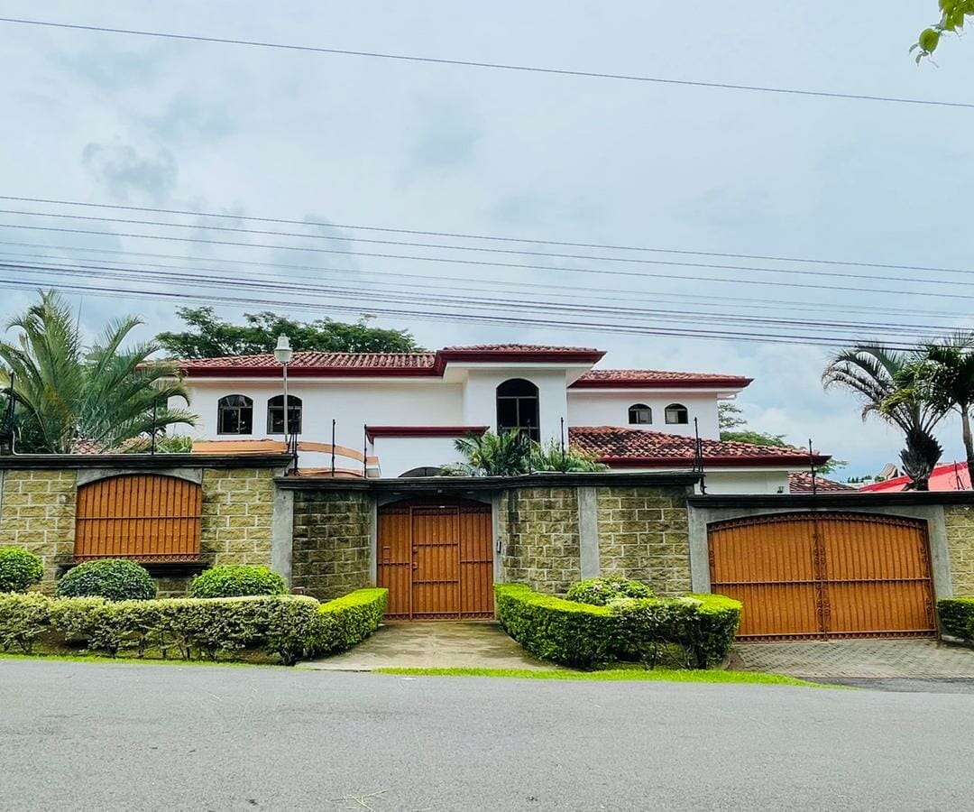 Casa independiente en Escazú, San José - Tierra del Sol