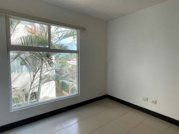 Apartamento a la venta en condominio Vistas de La Rambla en San Antonio de Belén, Heredia.