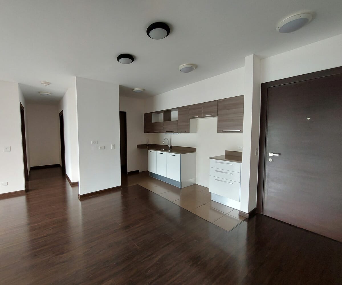 Bien adjudicado bancario apartamento en venta en condominio Abitu en Curridabat