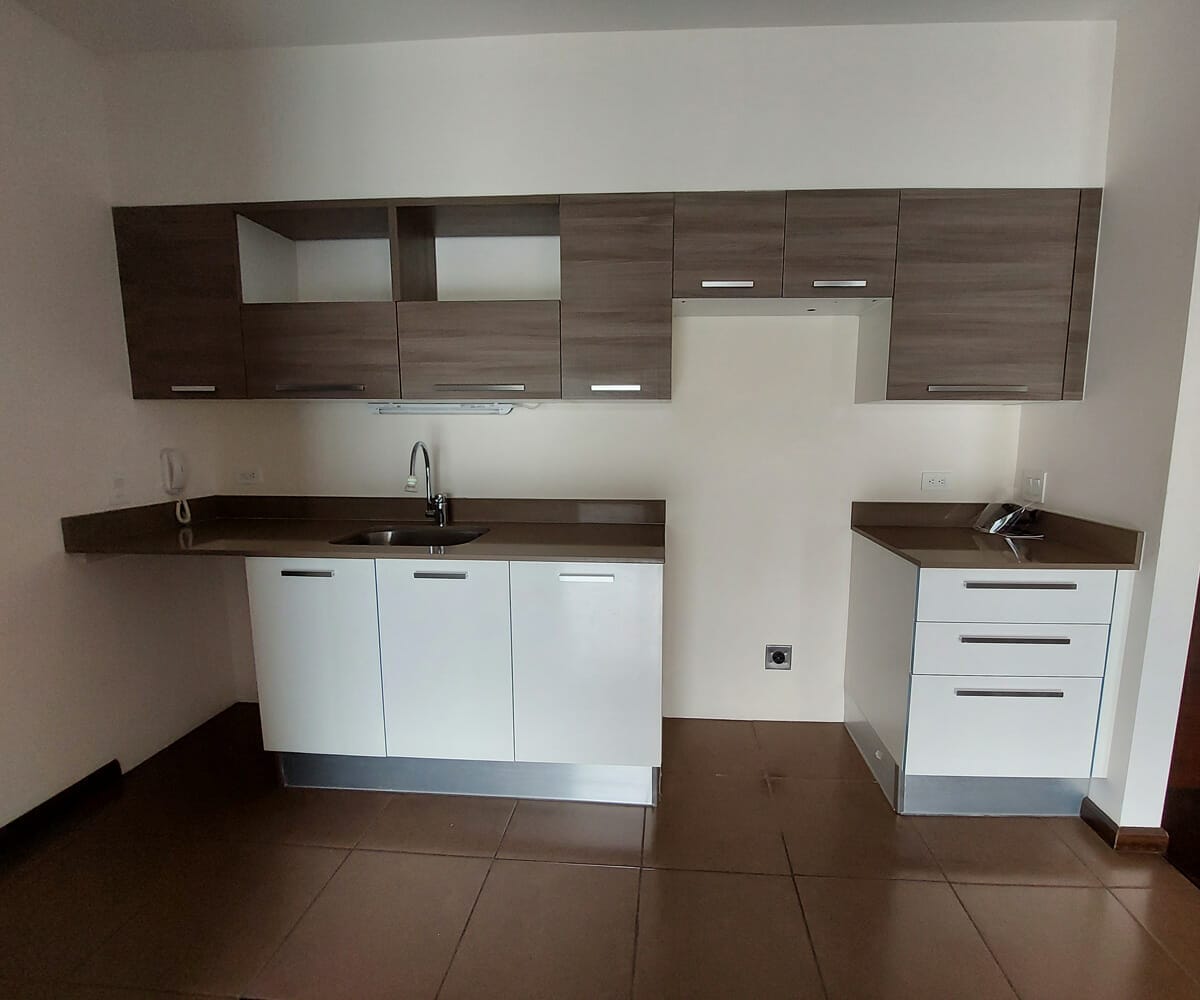 Bien adjudicado bancario apartamento en venta en condominio Abitu en Curridabat