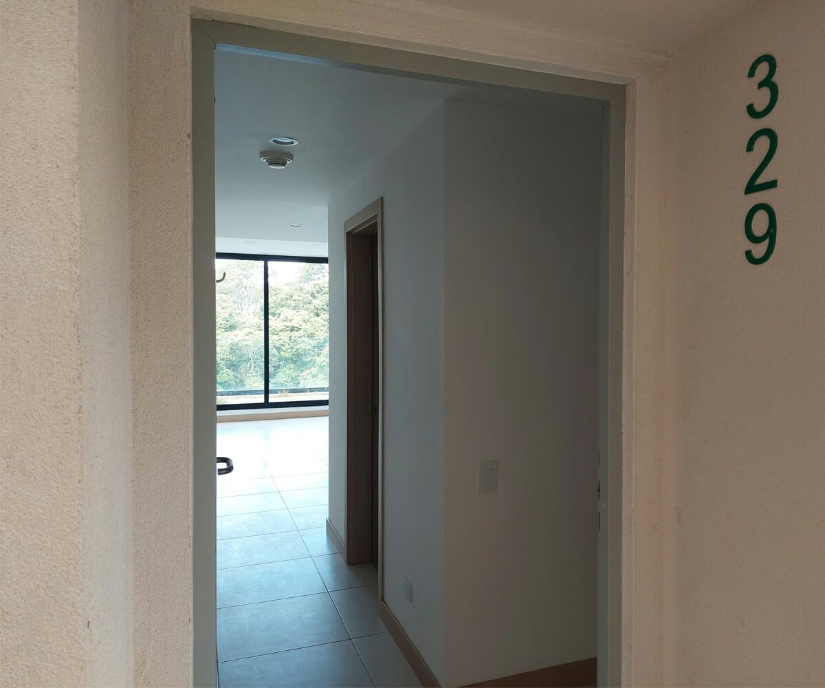 Apartamento de 2 habitaciones a la venta en condominio Natu en San Pedro de Montes de Oca. Remate bancario.