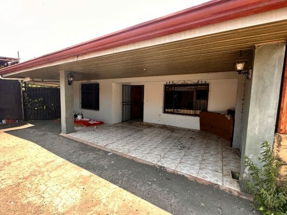 House for sale in Sarchi Norte. Bank auction.