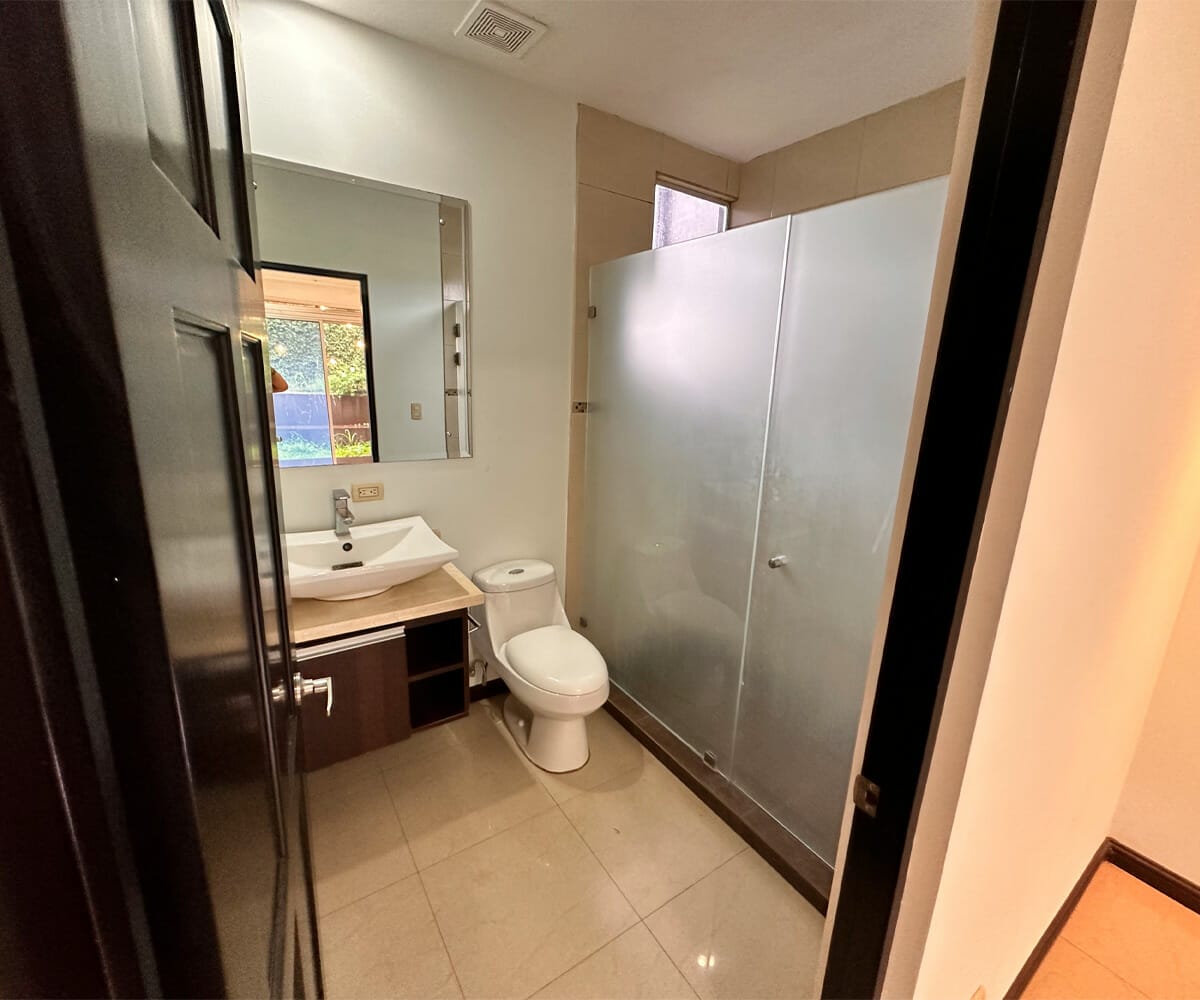 Apartamento a la venta en Alajuela a 10 min del aeropuerto por $138,000