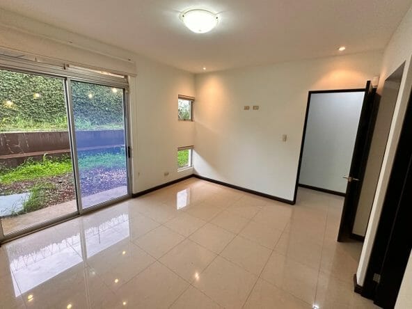 Apartment for sale in Alajuela at 10 min from the airport for $138,000