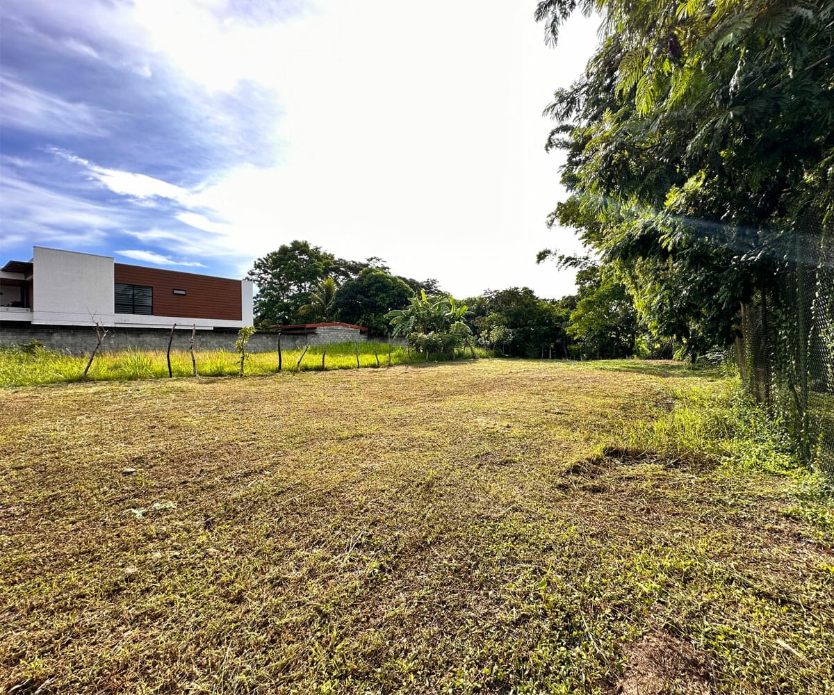 Lote de 500 m2 a la venta en residencial El Bosque en La Garita de Alajuela.