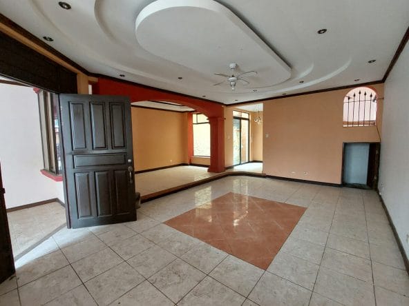 Se vende una hermosa propiedad ubicada en el Residencial Biamonte. remate bancario.