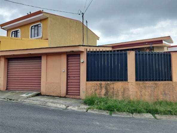 House for sale in Residencial Villa Nova, Coronado. Bank auction.