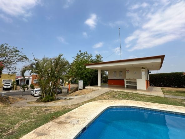 Casa en condominio a la venta en Alajuela.