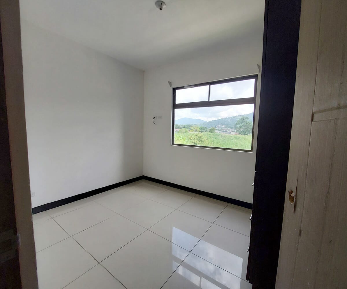 Apartamentos a la venta en Condominio Vía Interlomas en Alajuelita. Remates bancarios.