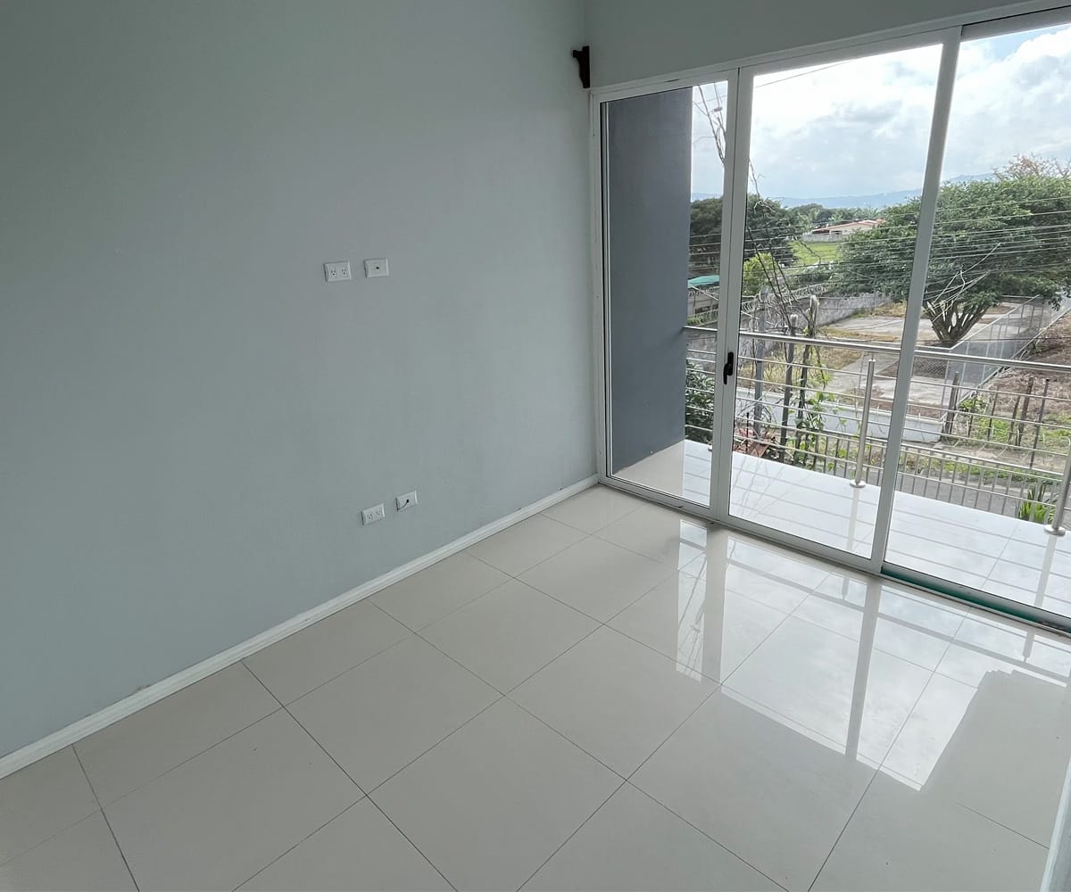 2 level house in residential for sale in San Ramon, Alajuela. Bank foreclosed property.