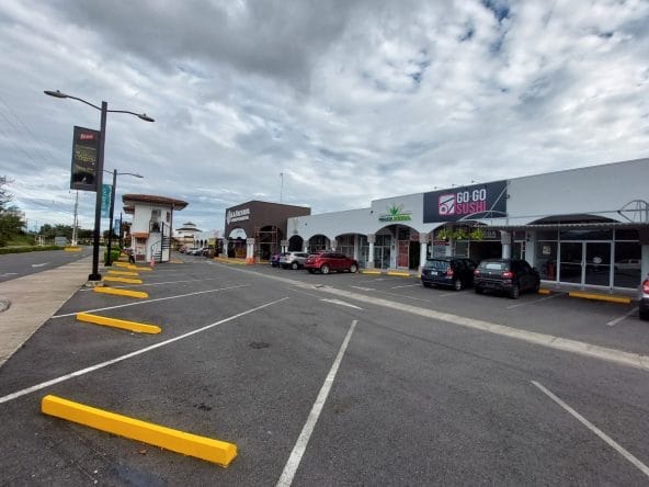 Commercial Center for sale in Cartago. Bank foreclosed property.