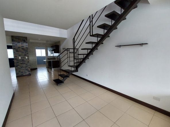 Beautiful apartment for sale in Condominio Bella Vista located on the second level. Well bank foreclosed.