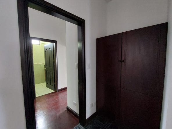 Casa de 4 habitaciones a la venta en condominio Bosques de Altamonte en Curridabat.