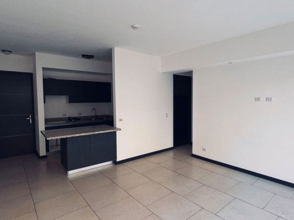 1 bedroom apartment for sale in condominium Los Volcanes in San Pablo de Heredia. Bank auction.