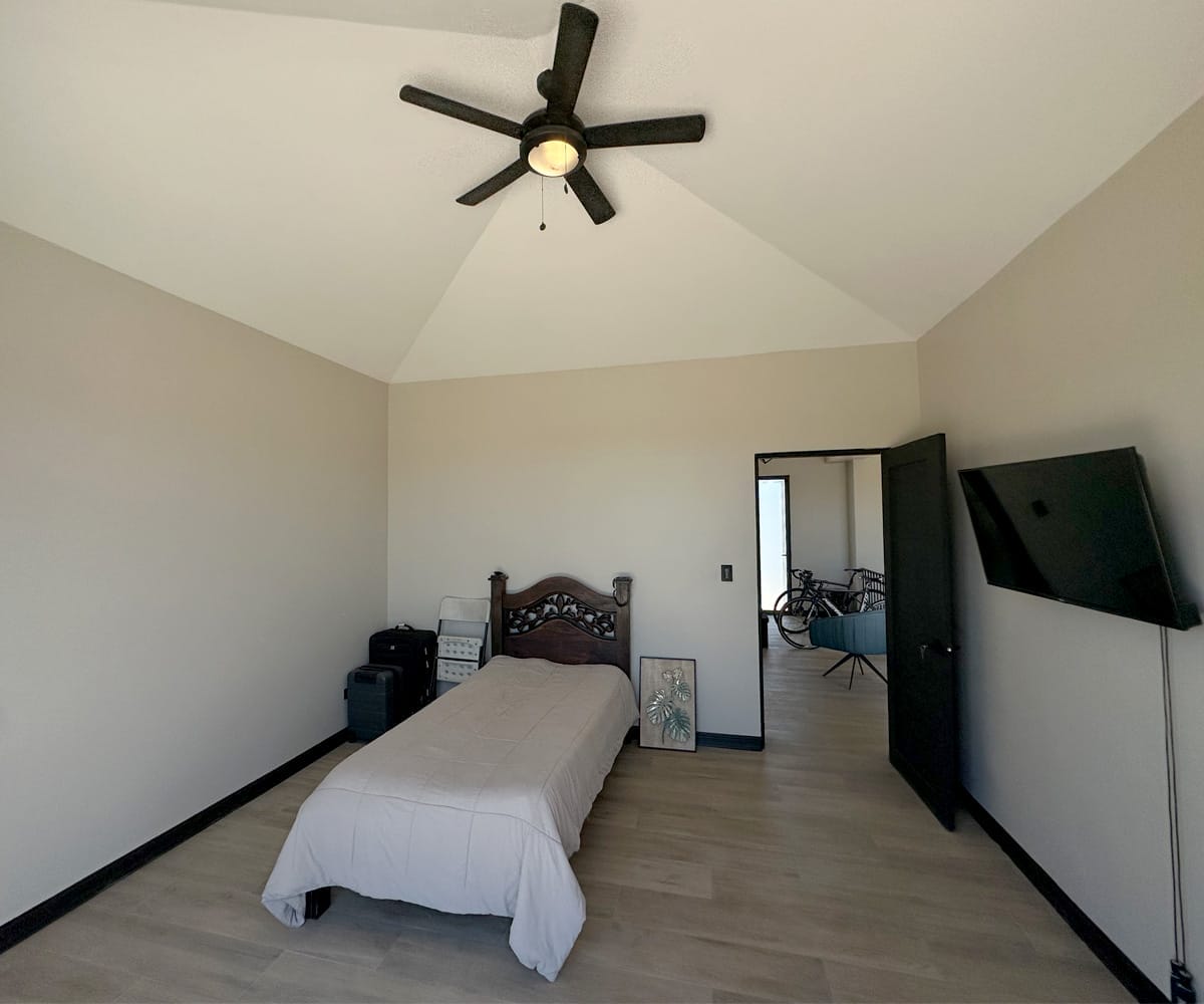 Beautiful 3 bedroom house for sale in La Rivera Condominium