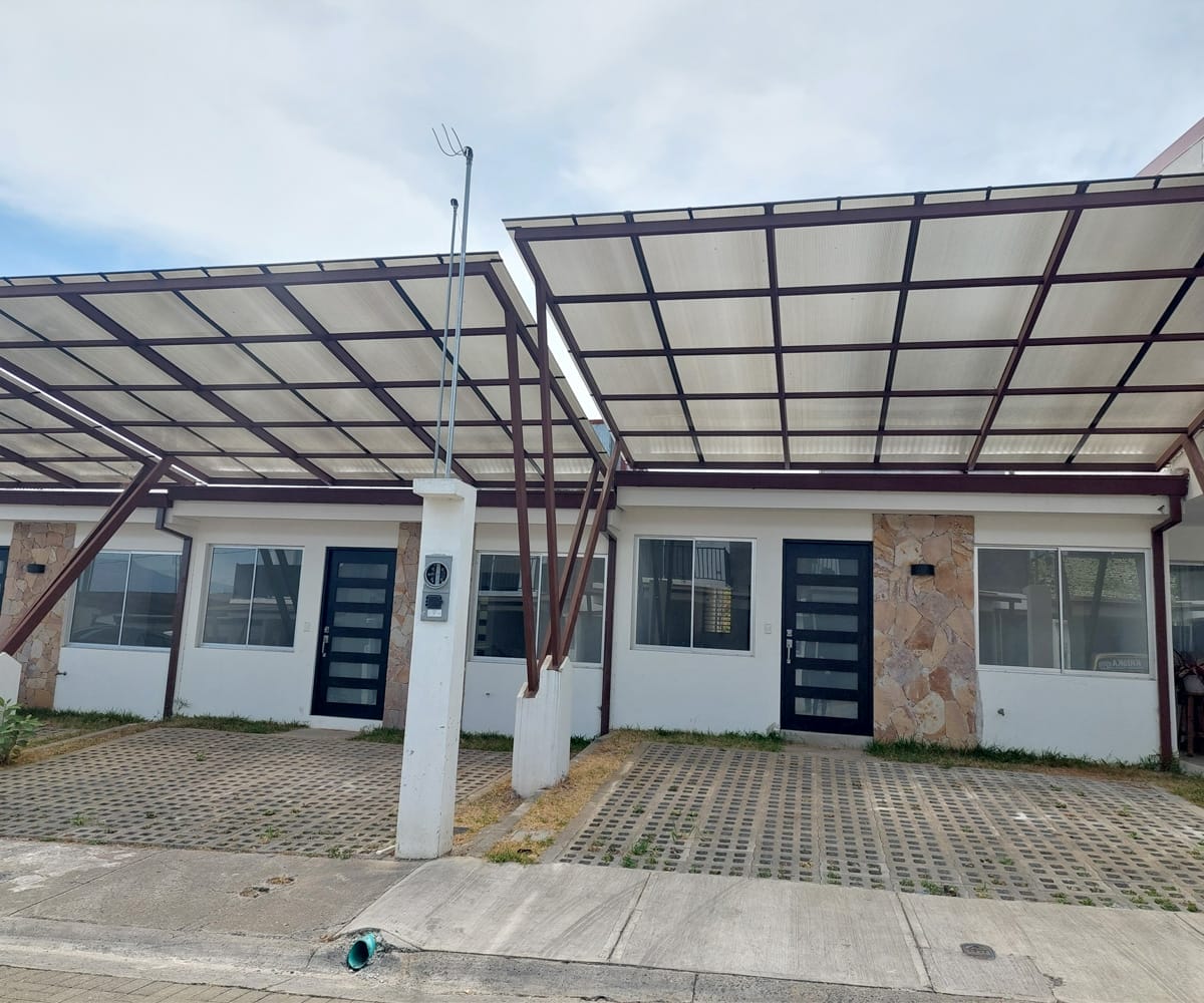 Casas a la venta en condominio Las Veredas en Alajuelita