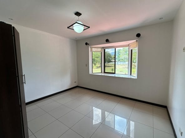 Casa en condominio a la venta en Alajuela.