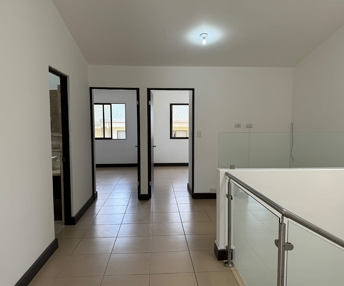 Casa a la venta en el condominio Altavista, Brasil de Mora. Bien adjudicado bancario.