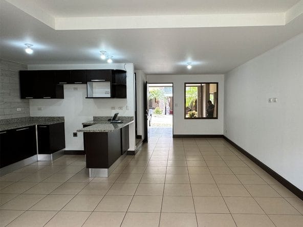 Casa a la venta en el condominio Altavista, Brasil de Mora. Bien adjudicado bancario.