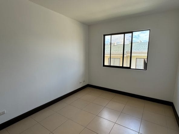 Casa a la venta en el condominio Altavista, Brasil de Mora. Bien adjudicado bancario.