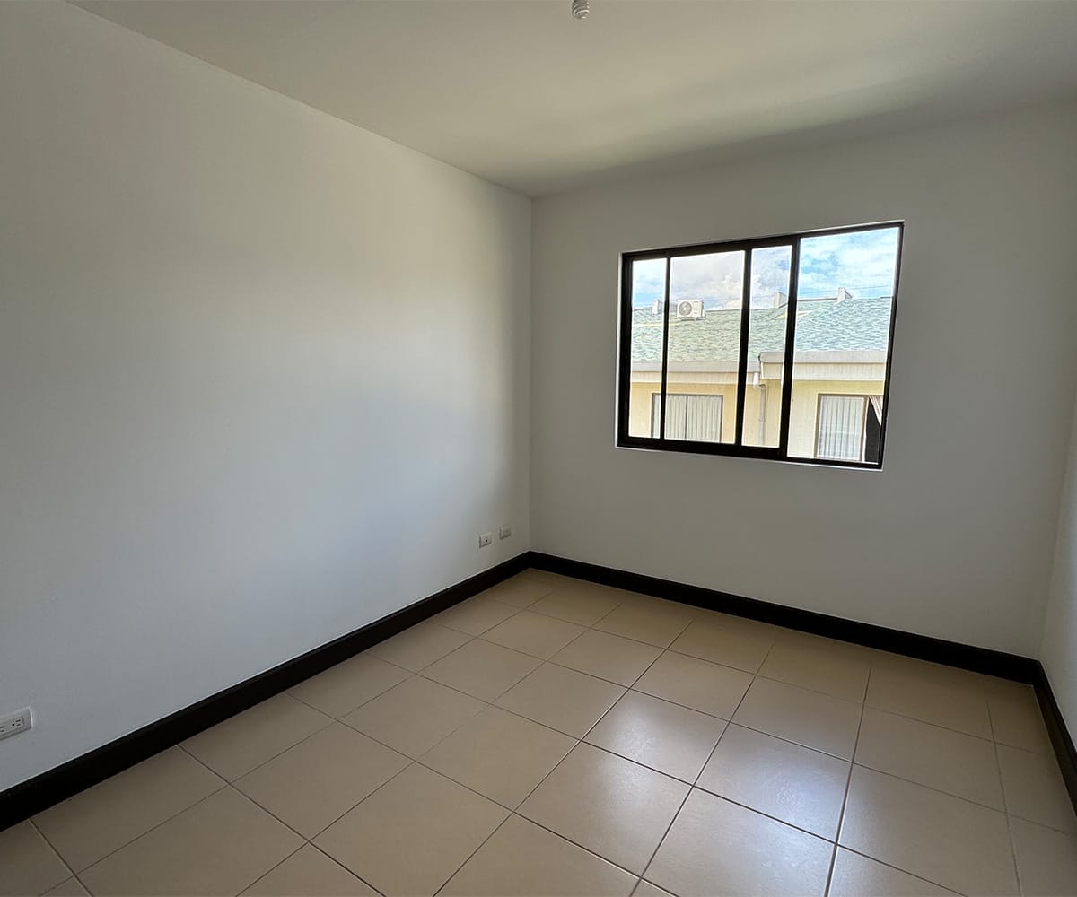 Casa a la venta en el condominio Altavista, Brasil de Mora. Bien adjudicado bancario.