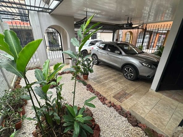 Casa a la venta en Residencial La Cataluña, Desamparados, Alajuela.