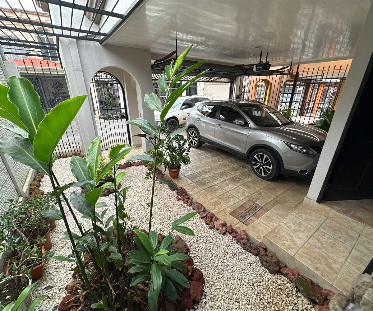 Casa a la venta en Residencial La Cataluña, Desamparados, Alajuela.