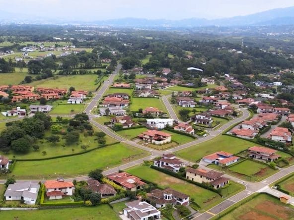 Lote a la venta en Condominio Las Vueltas en La Guacima.