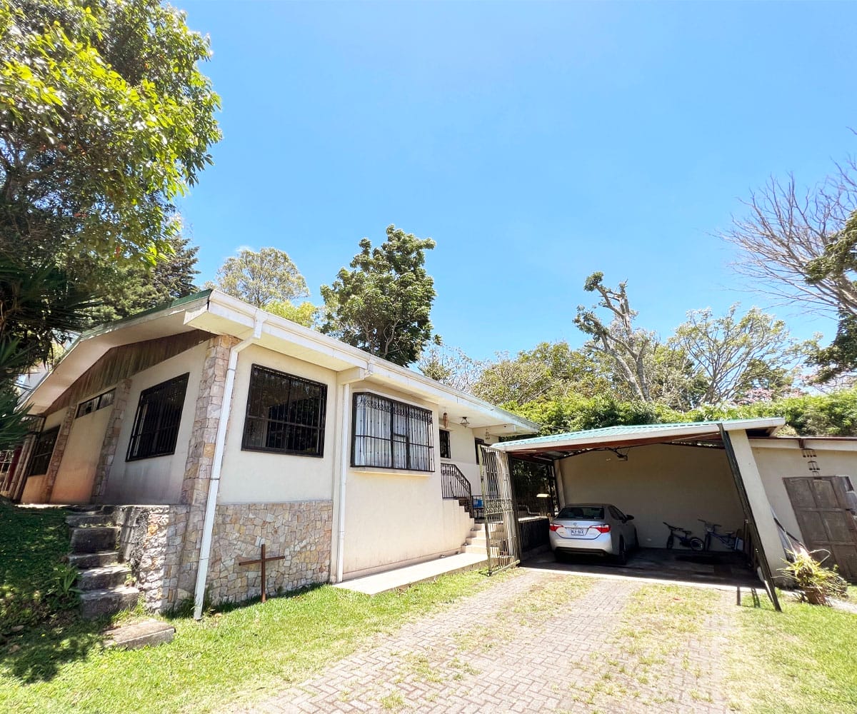 Casa de 5 habitaciones a la venta en La Union de Cartago.