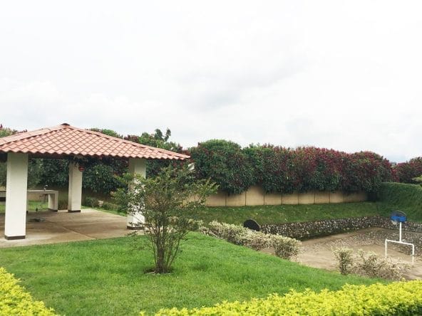 Casa a la venta en Tres Ríos de Cartago.