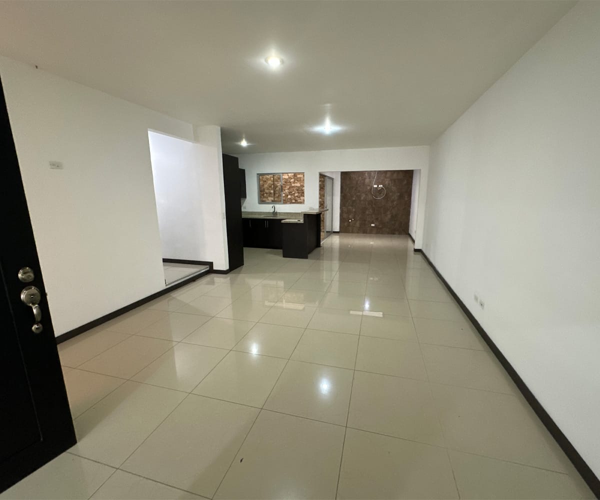 Casa a la venta en el Residencial Elizabeth en Canoas de Alajuela.