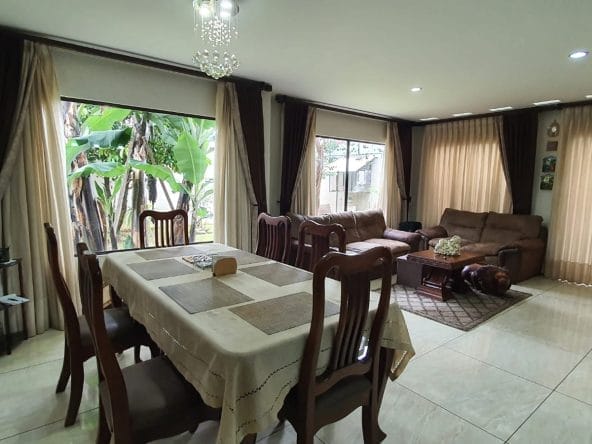 Casa a la venta en Tres Ríos de Cartago.