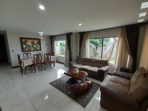 Casa a la venta en Tres Ríos de Cartago.