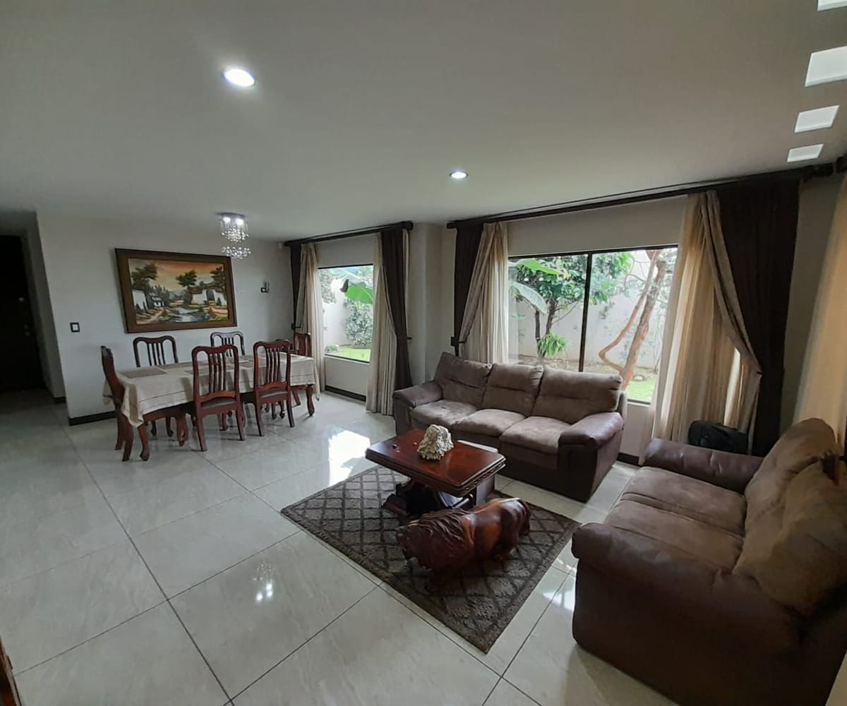 Casa a la venta en Tres Ríos de Cartago.