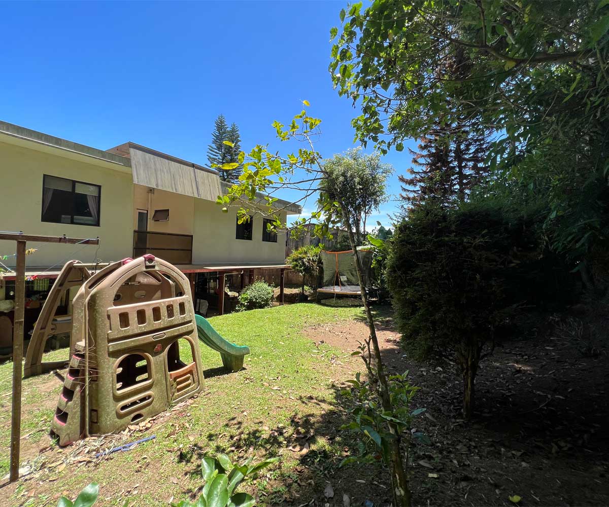 Casa de 5 habitaciones a la venta en La Union de Cartago.