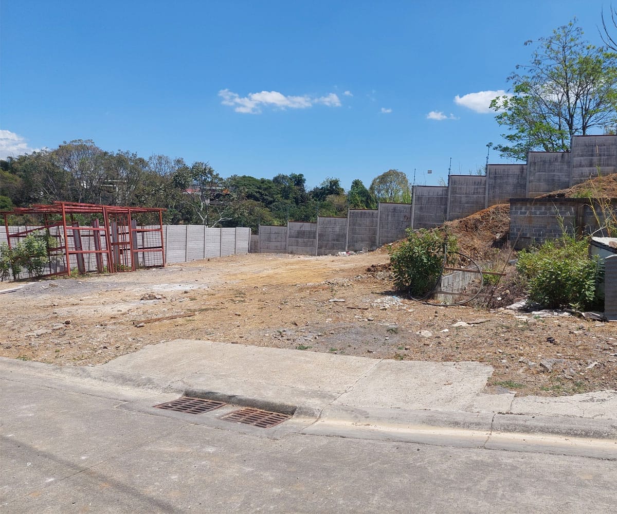 Lotes a la venta en Condominio Las Veredas en Alajuelita.