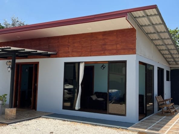 Casa de dos habitaciones a la venta en Sarchí Norte de Alajuela.