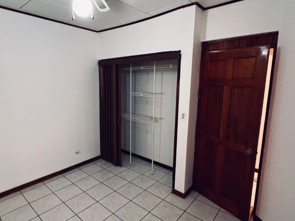 Casa a la venta en residencial Bosques de Doña Rosa en Cariari de Heredia.