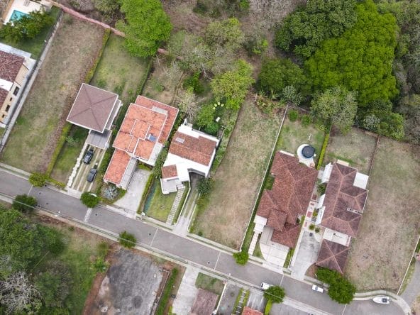 Lote de 780 m2 a la venta en condominio Posada del Río en La Guacima, Alajuela. 