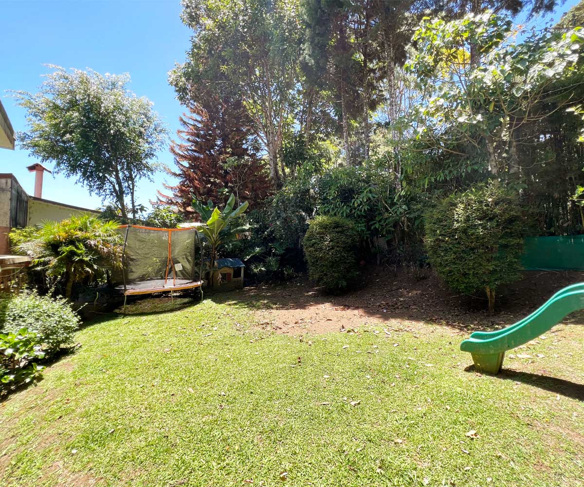 Casa de 5 habitaciones a la venta en La Union de Cartago.