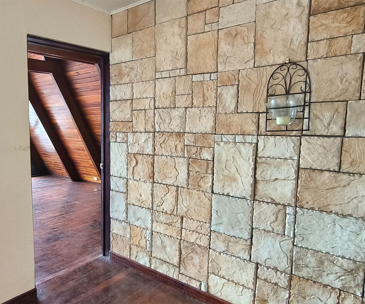 Casa Independiente de 2 plantas a la venta en San Vicente de Moravia, San José.