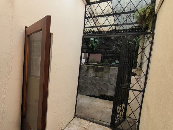 Casa Independiente de 2 plantas a la venta en San Vicente de Moravia, San José.