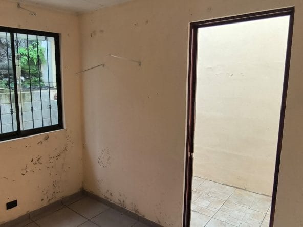 Casa Independiente de 2 plantas a la venta en San Vicente de Moravia, San José.