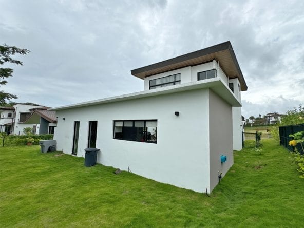 Casa a la venta en condominio Los Llanos en Ciudad Hacienda Los Reyes, La Guacima.