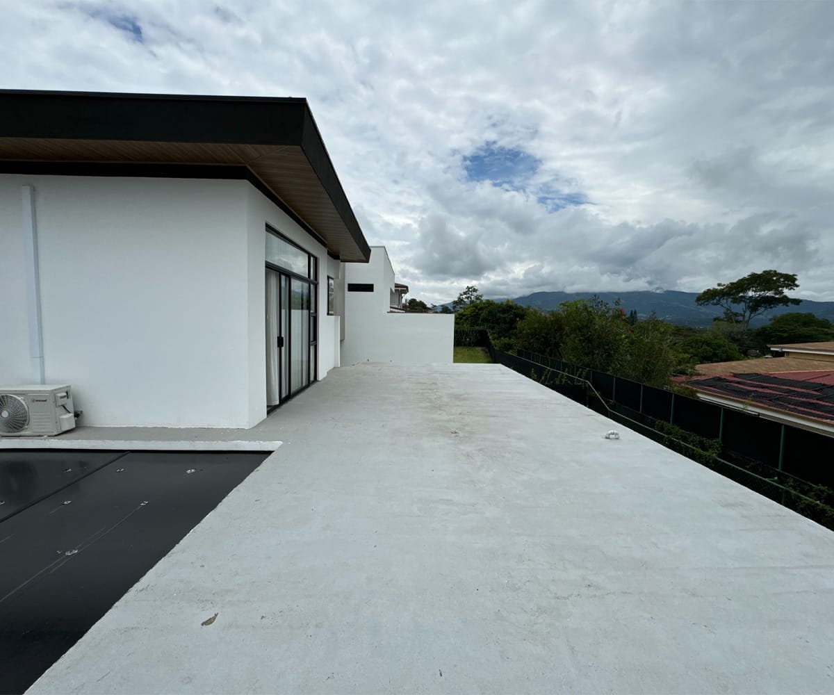 Casa a la venta en condominio Los Llanos en Ciudad Hacienda Los Reyes, La Guacima.