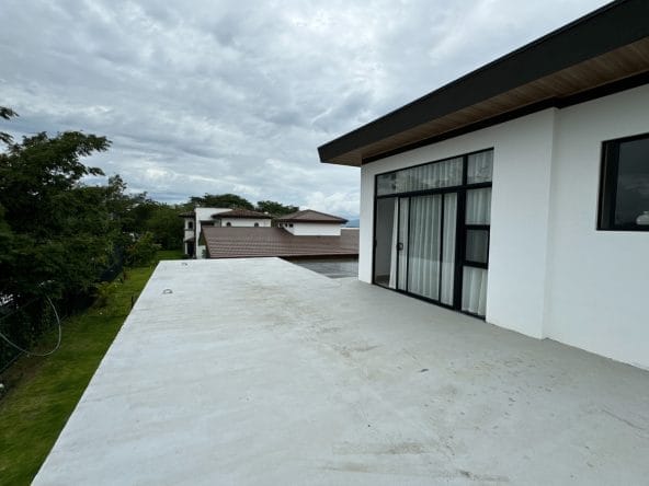 Casa a la venta en condominio Los Llanos en Ciudad Hacienda Los Reyes, La Guacima.